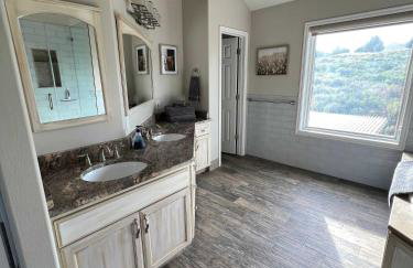 King Home- Mountain Oasis Pool & Views - Foto 28