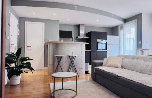 LE CARRAS - Proche de aéroport , Plage à pied - Promenade des anglais - Foto 1