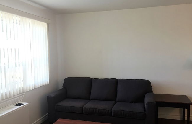 Duvernay Studios and Suites - Photo 6