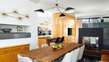 Chic 4BR with Fenced Yard, Walk to Dining, Parking, 5 Mins to Nissan Stadium, Less than 10 Mins to Broadway, Workspace, Parking, 24 Hr Hospitality, Great for Families - Foto 3