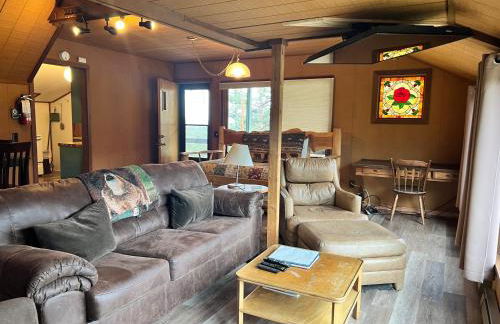 Rose Den - Romantic Mountain Cabin with Views! - Foto 8