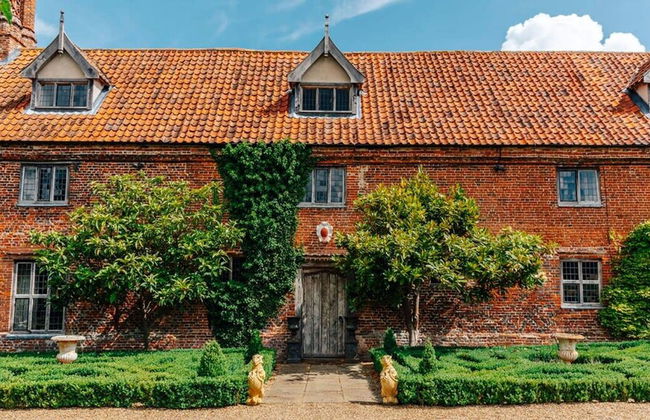 Lavish Tudor Estate Gardens - Sleeps 25 - Foto 64