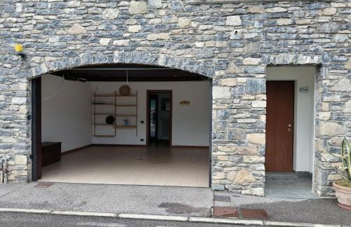 Between mountains and lake - Foto 49