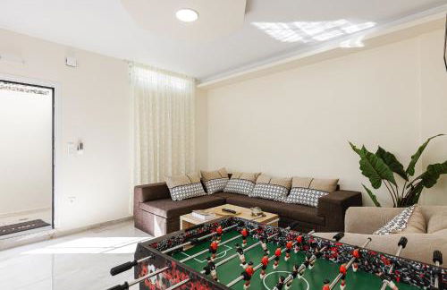 Family Villa Basilicata Gloria with Private Heated Pool, BBQ & Kid's Play Area - Foto 8