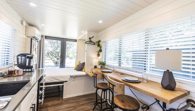 The Honeycomb-Tiny Container Home 12 Min. to Magnolia/Baylor - Foto 2, Habitación