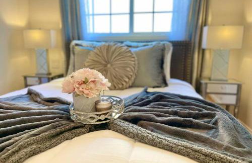 New Charming Spacious Disneyland Pool Home - Photo 21