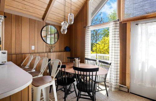 Mountain cabin w hot tub, fire pit & pet-friendly - Foto 17