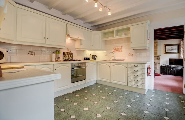 Holiday Cottages and North Star Apartment - Photo 6