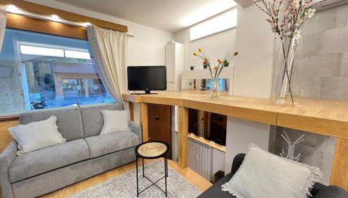 "R&P apartment", short term stay, elegant design, Bisceglie metro station, easy for San Siro and Fiera Milano, free parking - Foto 2