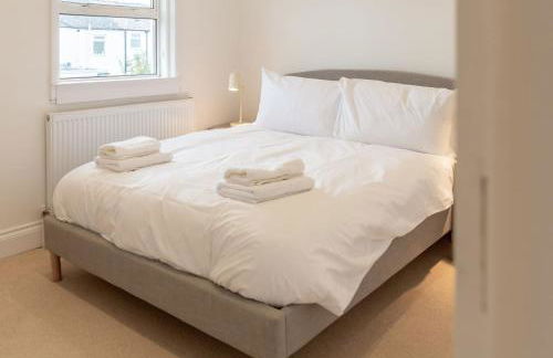 Bright & Airy 2BD - 10 mins walk to Chelt Centre! - Photo 30