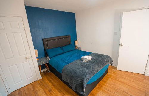 Private and Spacious 2 Bedroom House - Free Parking! - Foto 9