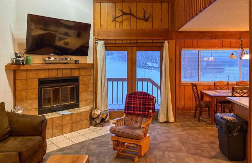 Upson Ski-InandSki-Out, End-Unit Cabin with Fireplace! - Foto 1