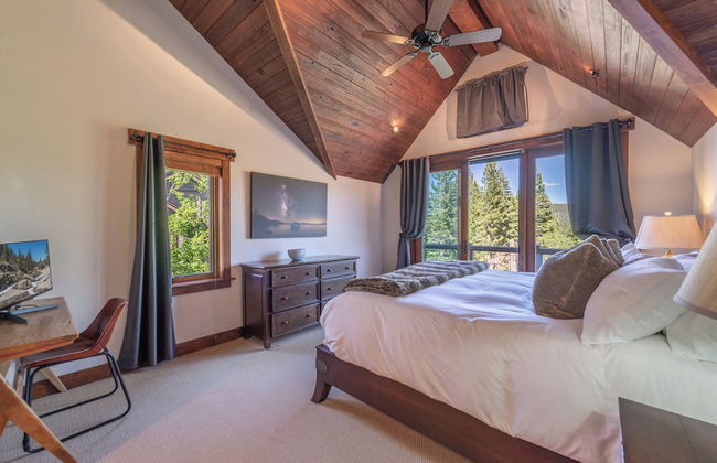 Lux Townhome Next to Village by Sierra Getaways - Photo 4