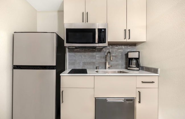 2BD resort condo with amenities and next to shopping right off the Las Vegas Strip - Photo 43