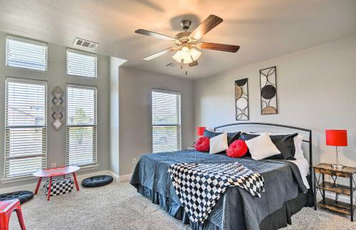 Modern Amarillo House with Fire Pit and Hot Tub! - Photo 26