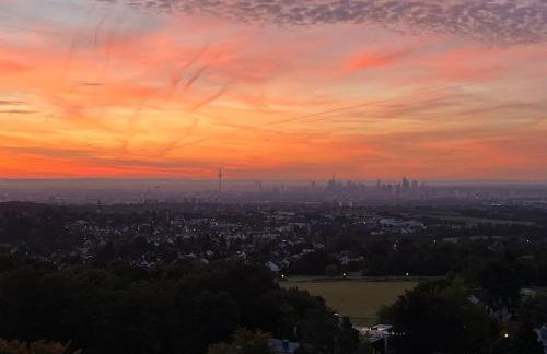 Skyline Appartement mit Pool and Netflix - Foto 15