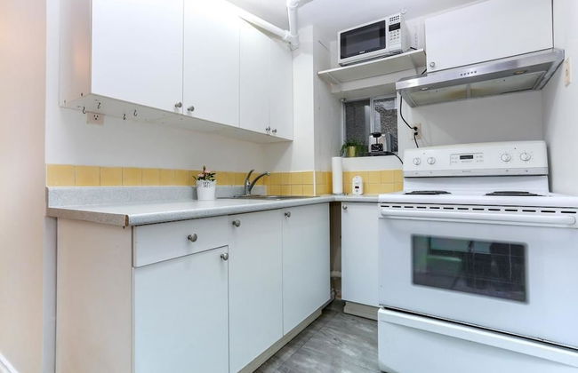 2bdr Suite UBC by Elevate Rooms - Photo 7