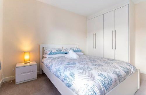 Lovely Two Bed detached house with Parking - Foto 26