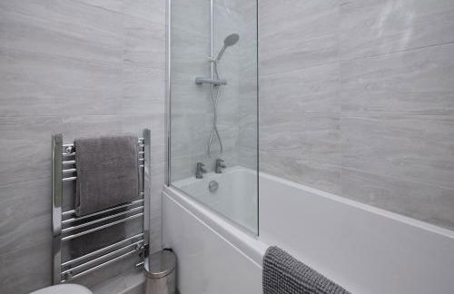 The Corner by the Castle - Photo 26