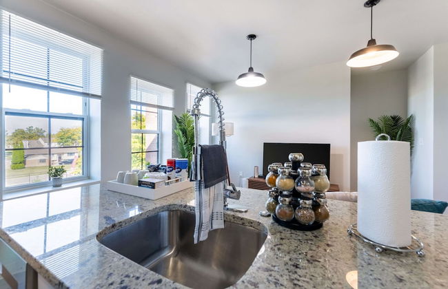 Modern Retreat Near Henry Ford - Photo 29