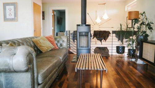 Fenced Yard, Walkable, Parking! - Photo 5