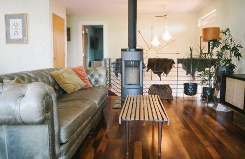 Fenced Yard, Walkable, Parking! - Photo 5