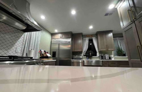 4 BR Luxurious-Gem Mansion in Heart of Denver - Foto 63