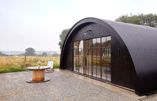 Converted Nissen Barn on beautiful farm - Foto 32