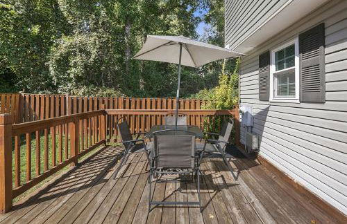 Luxury End Unit Townhome Just 40 Minutes from DC, Pet-Friendly, Privacy Fenced - Foto 17