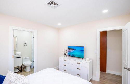 4 BD 3BA Heated Pool Close to Beach - Foto 12