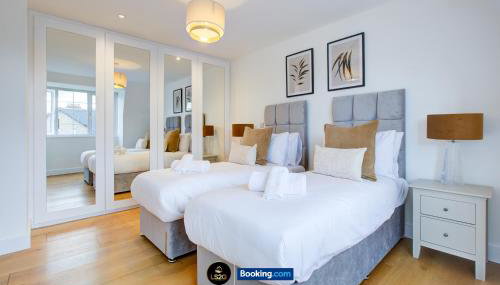 Modern 2-Bed Apartment in Acton By LS2G Stays - Foto 4, wardrobe