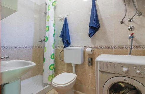 Two-Bedroom Apartment In Porec - Photo 14