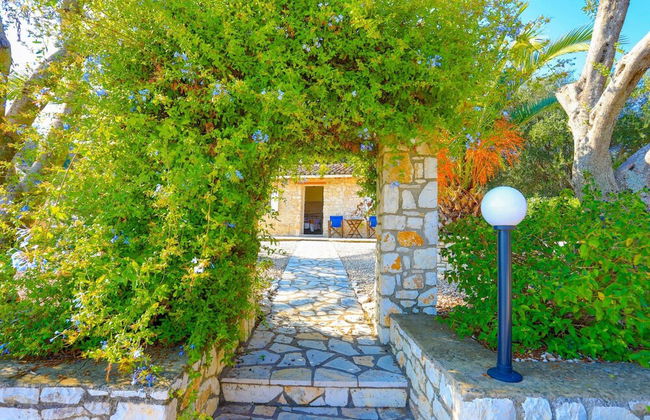 Villa Helona in Lithiasmenos - Photo 16