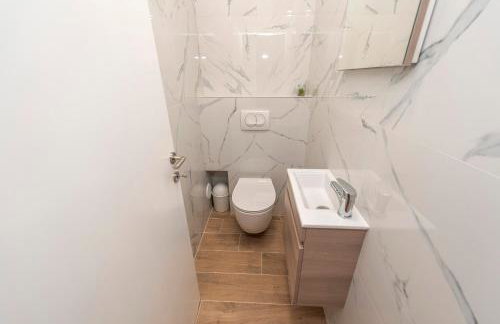 Villa Eni Beachfront apartment with pool - Photo 31