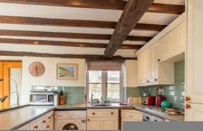 Host Stay Woodfalls Barn - Foto 25