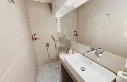 Minimal 2bd apartment in Thisio - Foto 14