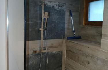 Gîte Uros Terrasse avec spa - Foto 8