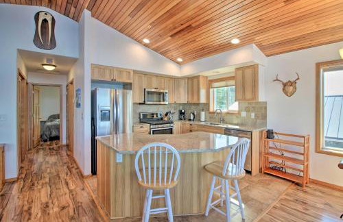 Waterfront Apt with Mtn View, Walk Into Town! - Foto 5