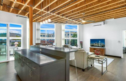 Brand New Condo in Downtown Bremerton - Foto 9