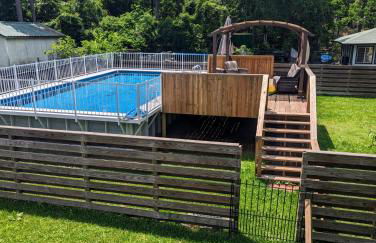 Cozy Barn with Pool Access & Near Lake Conroe - Foto 2