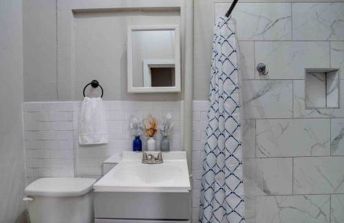 Cozy 1 Bed Historic Elmwood Park-Centennial House - Foto 11