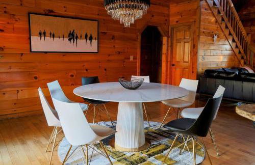 Luxury Cabin with Heated Pool, Hot-Tub & Deluxe Outdoors - Photo 6