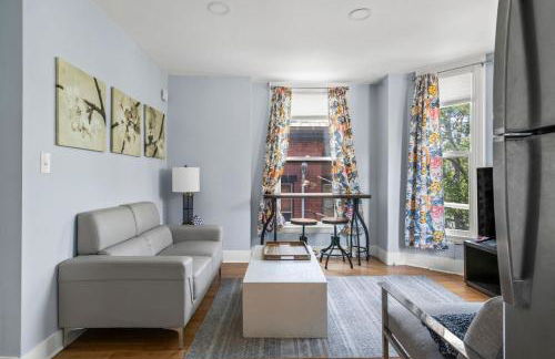 Stylish Downtown Condo in a Historic Landmark Home - Foto 8