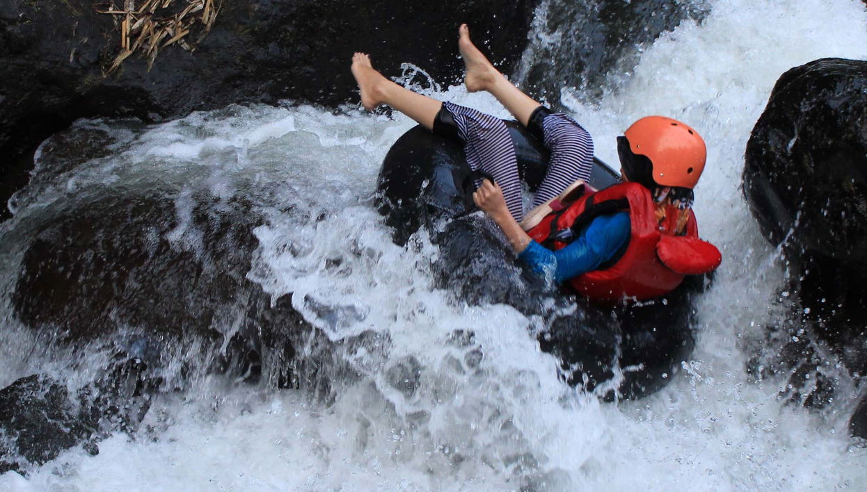 Tubing dans le canyon de la rivière Güape