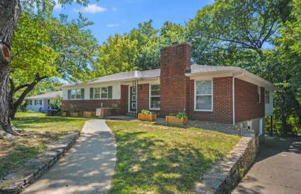 Spacious 3-BR Retreat Near Louisville Attractions - Photo 5