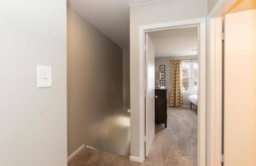 Private, Updated Townhouse in DT Apex - Foto 21