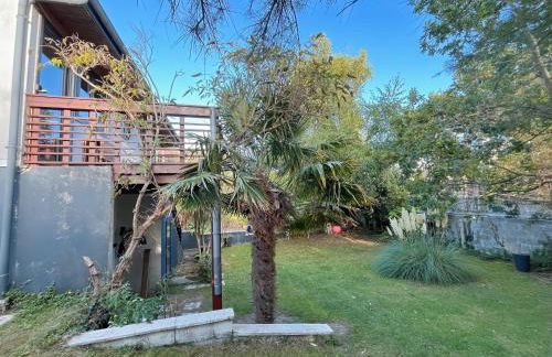Maison atypique -Jardin, terrasse & cabane perchée - Foto 27