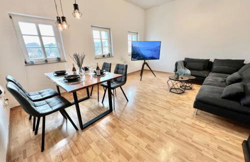 Modernes Apartment mit Blick zur Elbe - Foto 1