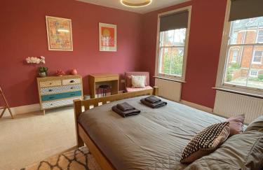 Victorian red-brick home in picturesque market town - Photo 3