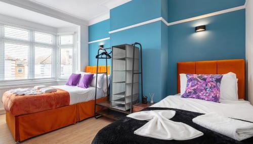 Welcome to Northview House Stylish 4 Bedroom Home in Southend by Jesswood Properties Contractors Corporates Relocation Stays Long Stays Welcome - Foto 4, towels